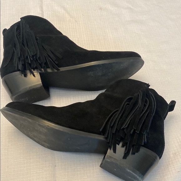 Steve Madden Black Ankle Booties with Fringe - Picture 4 of 10